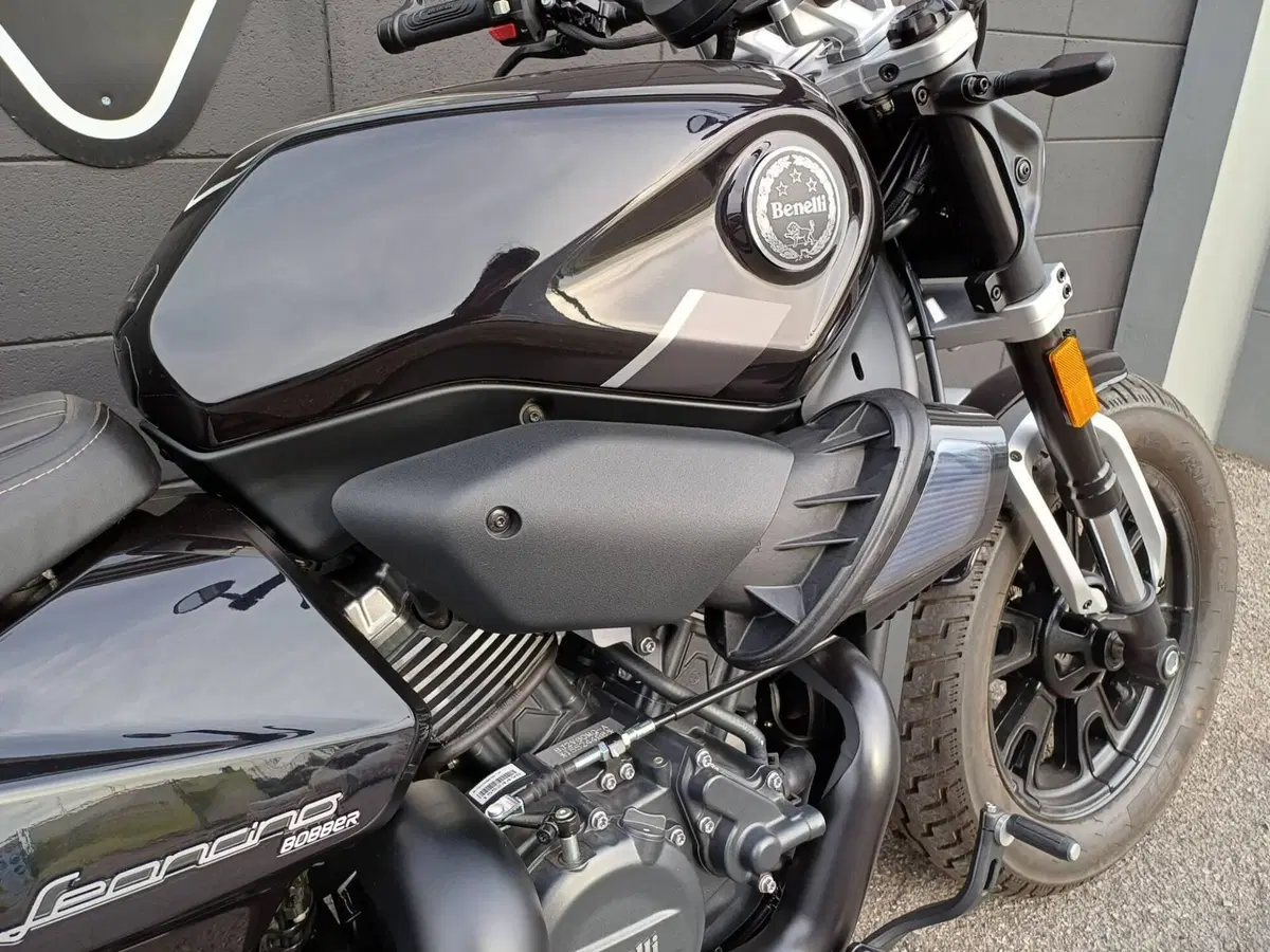 Benelli Leoncino 400 Bobber (2026) (6)
