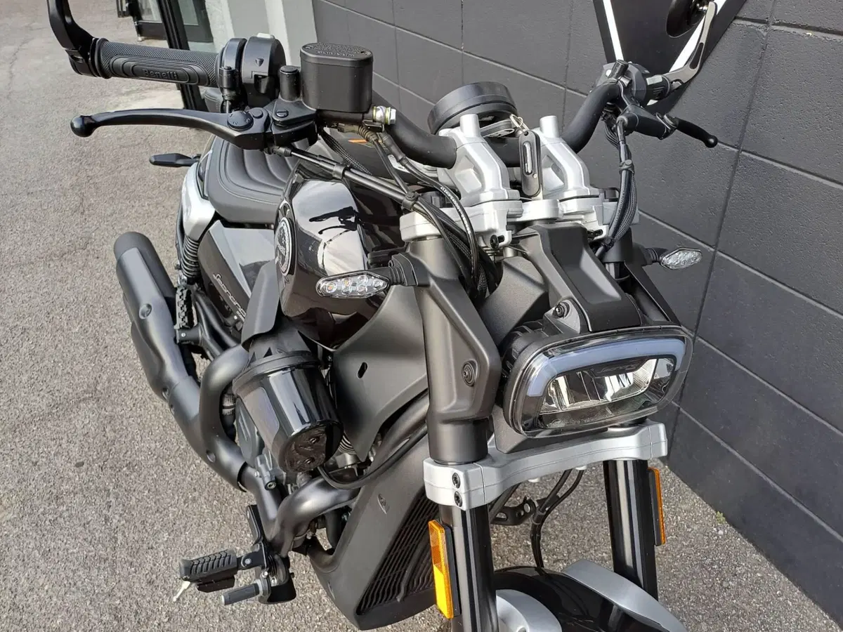 Benelli Leoncino 400 Bobber (2026) (7)