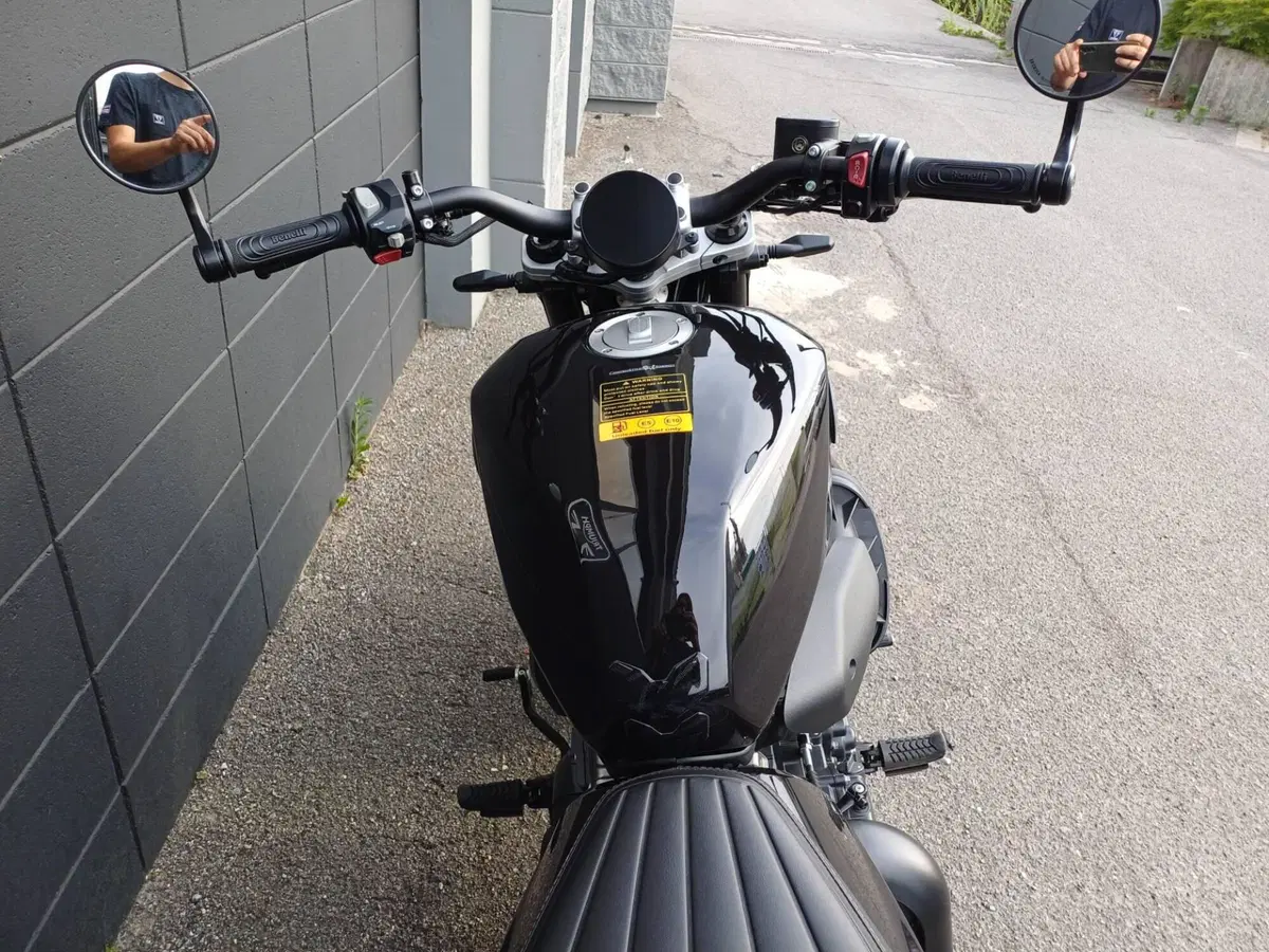 Benelli Leoncino 400 Bobber (2026) (8)
