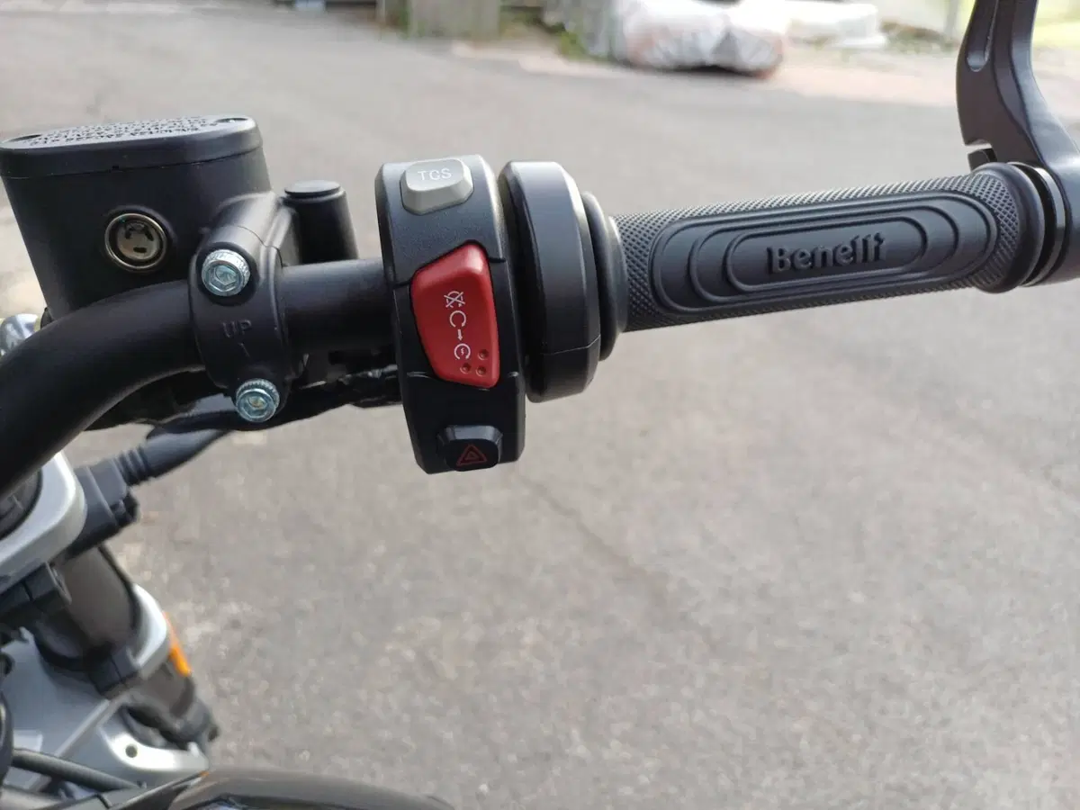 Benelli Leoncino 400 Bobber (2026) (10)
