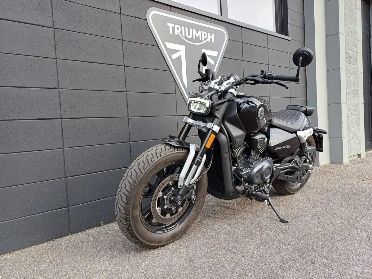 Benelli Leoncino 400 Bobber (2026) (13)