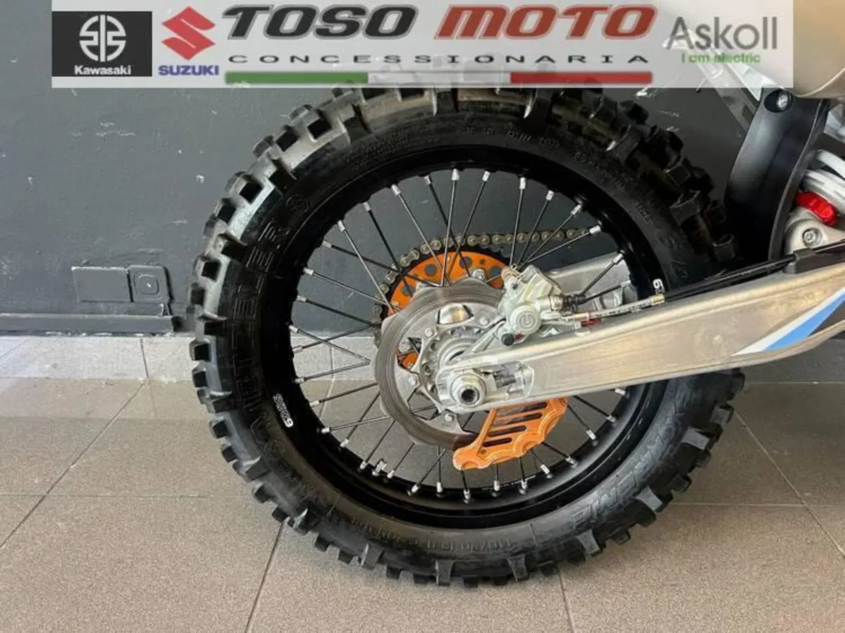 KTM 350 EXC-F Six Days (2023) (2)