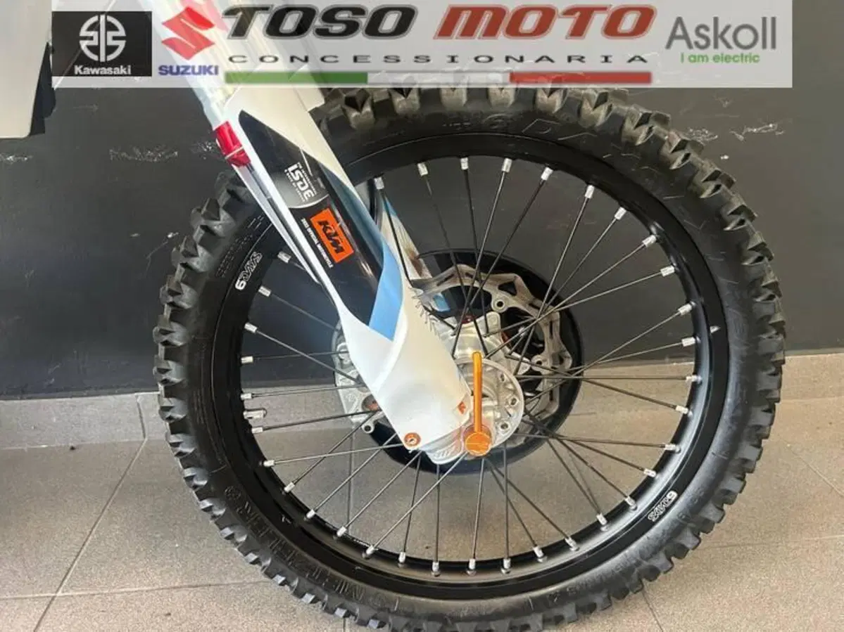 KTM 350 EXC-F Six Days (2023) (6)