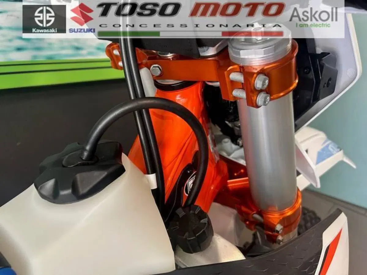 KTM 350 EXC-F Six Days (2023) (8)