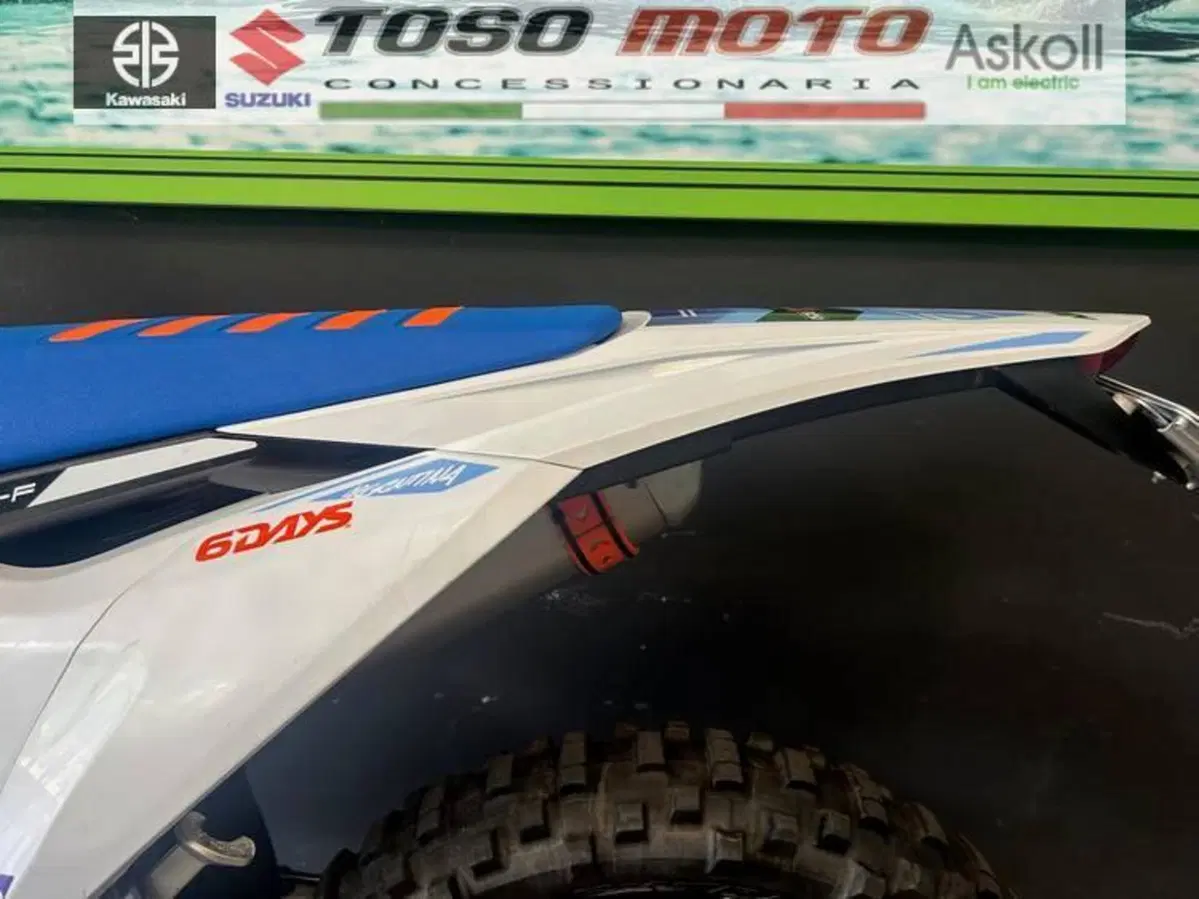 KTM 350 EXC-F Six Days (2023) (13)