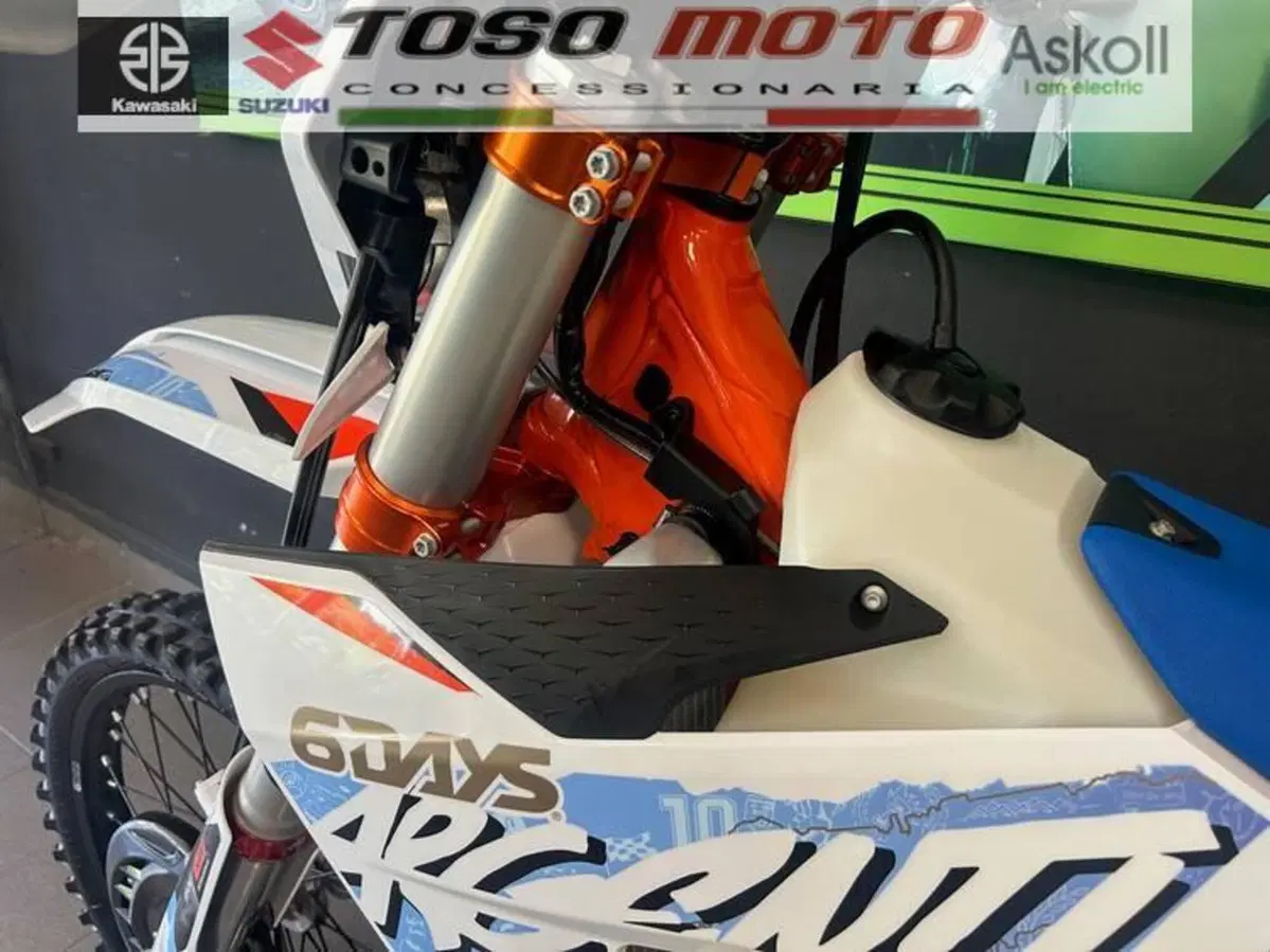 KTM 350 EXC-F Six Days (2023) (14)