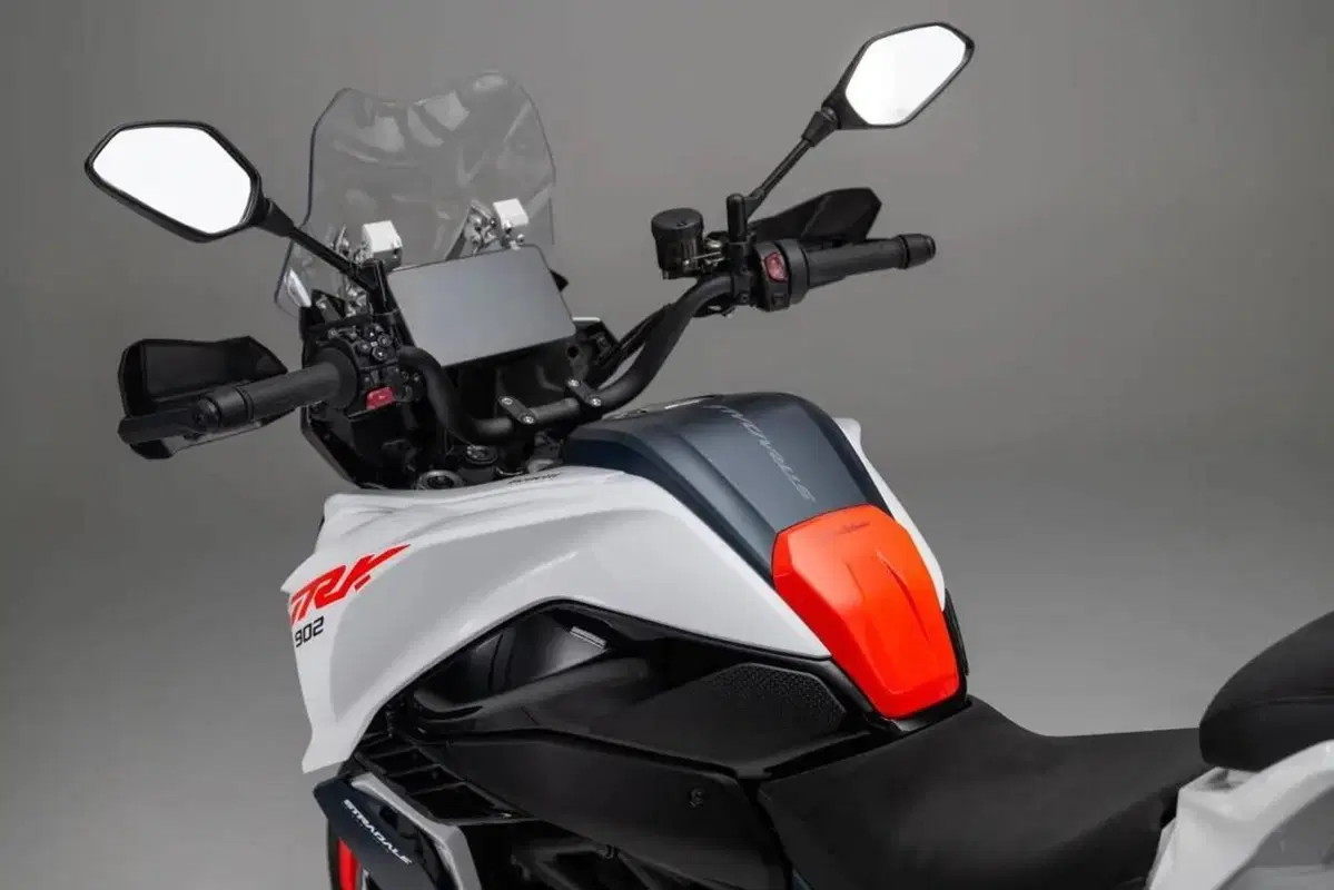 Benelli TRK 902 Stradale (2026) (4)