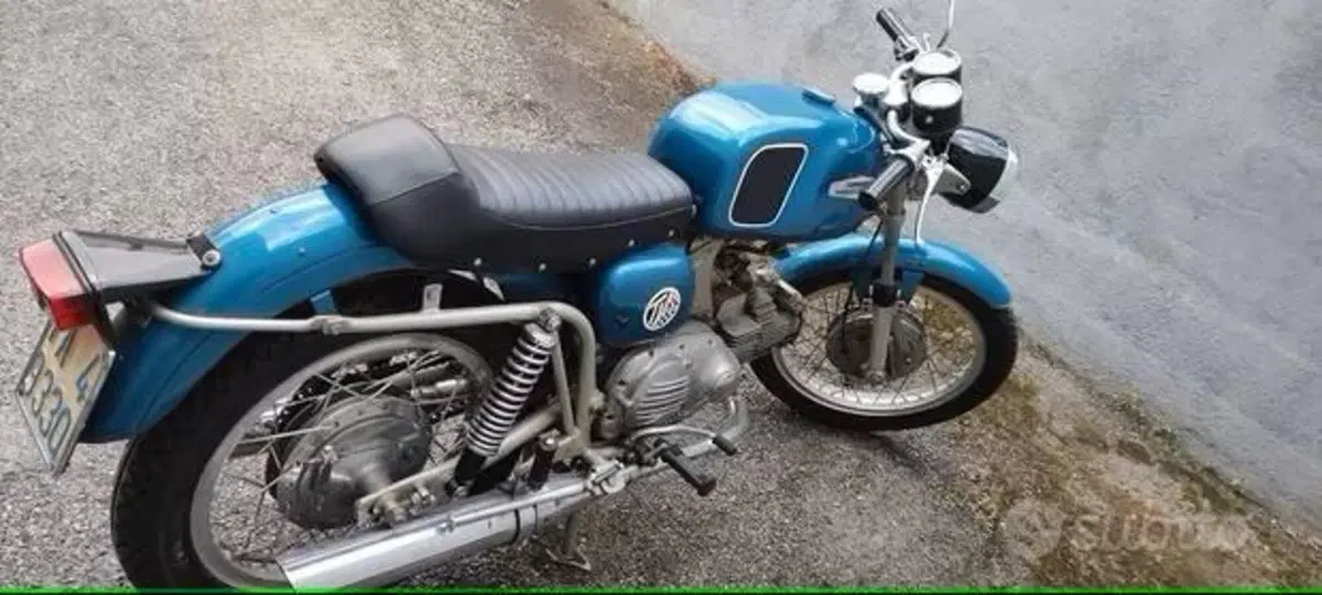 Aermacchi Harley-Davidson 350 tv (3)