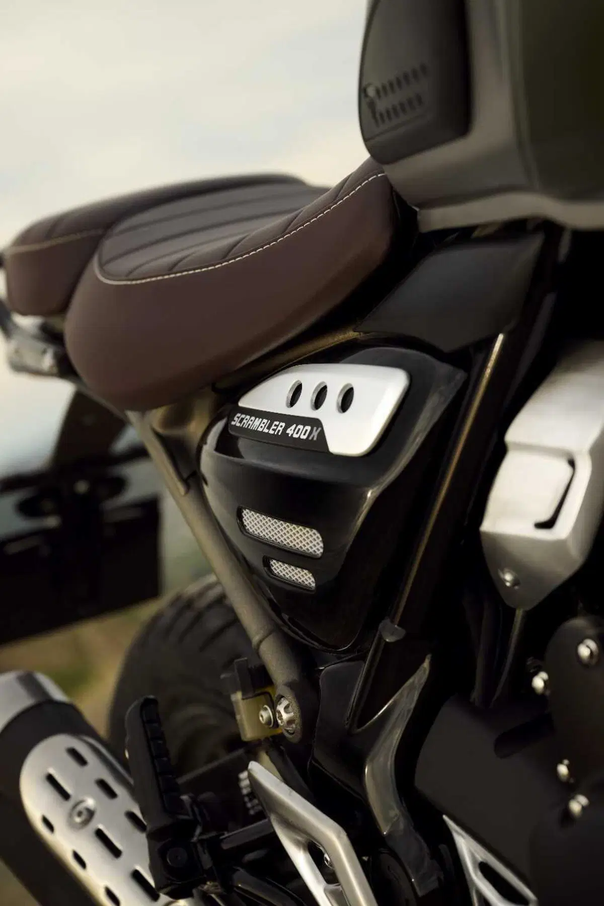 Triumph presenta le nuove colorazioni per la gamma 2027 (16)