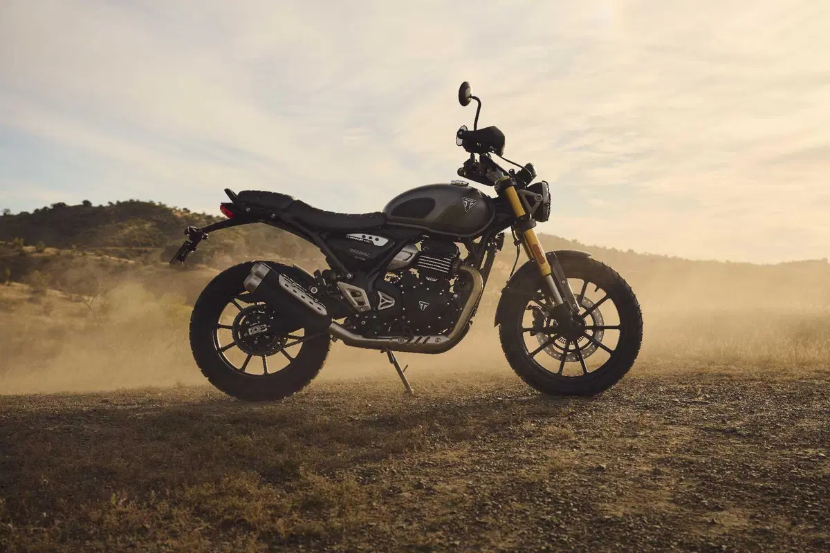 Triumph presenta le nuove colorazioni per la gamma 2027 (18)