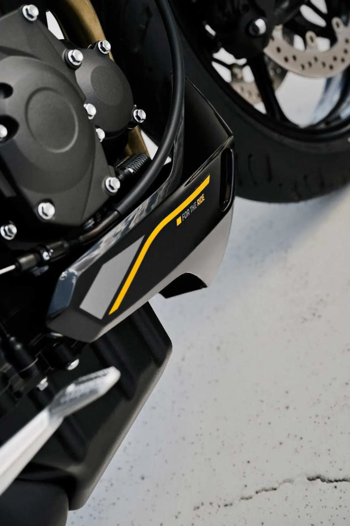 Triumph presenta le nuove colorazioni per la gamma 2027 (37)