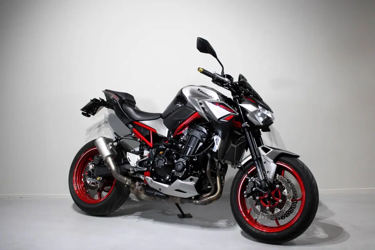 Kawasaki Z 900 A2 (2021 - 24) (2)