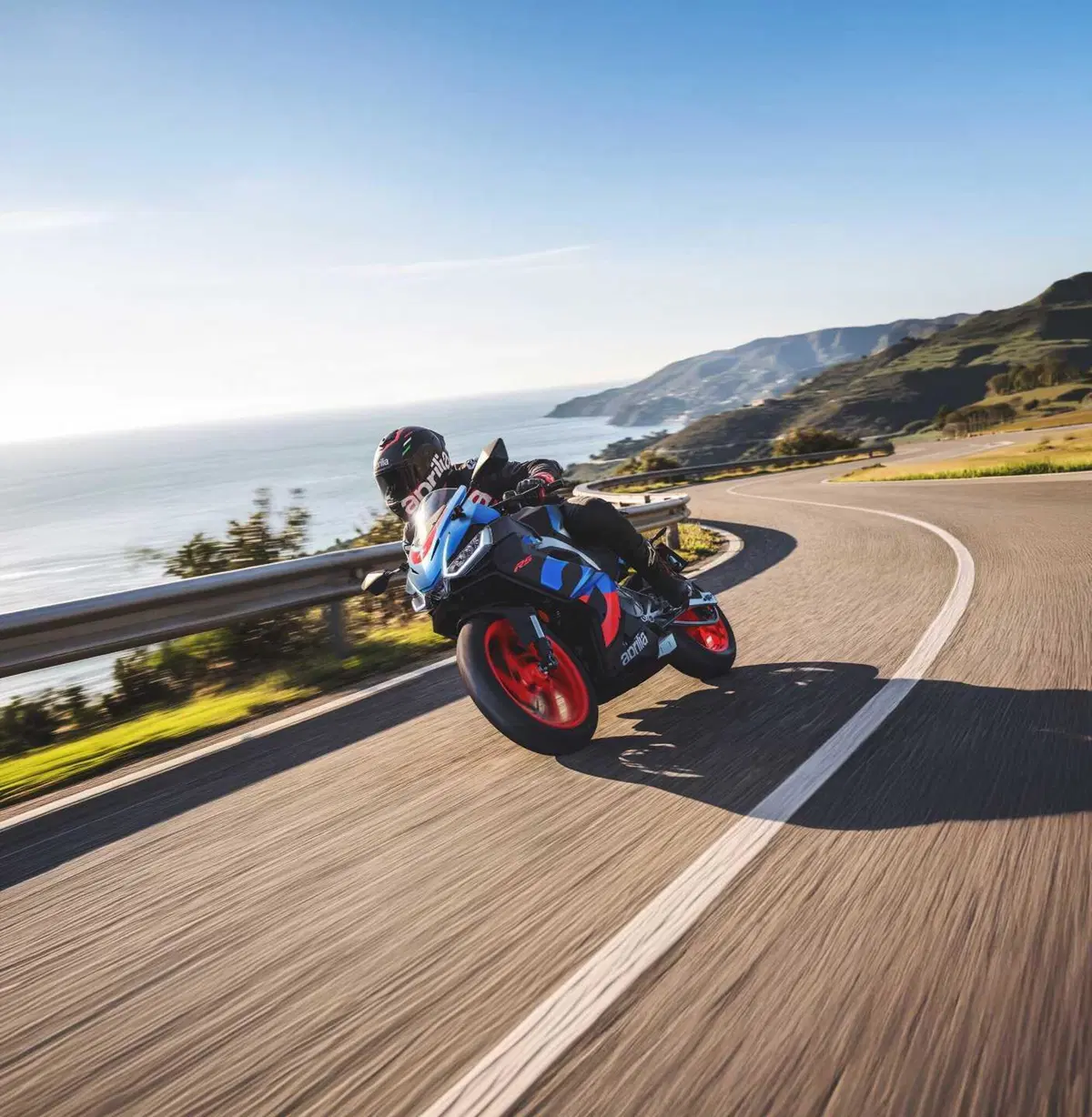 Super Summer: le offerte estive sui modelli Aprilia e Moto Guzzi