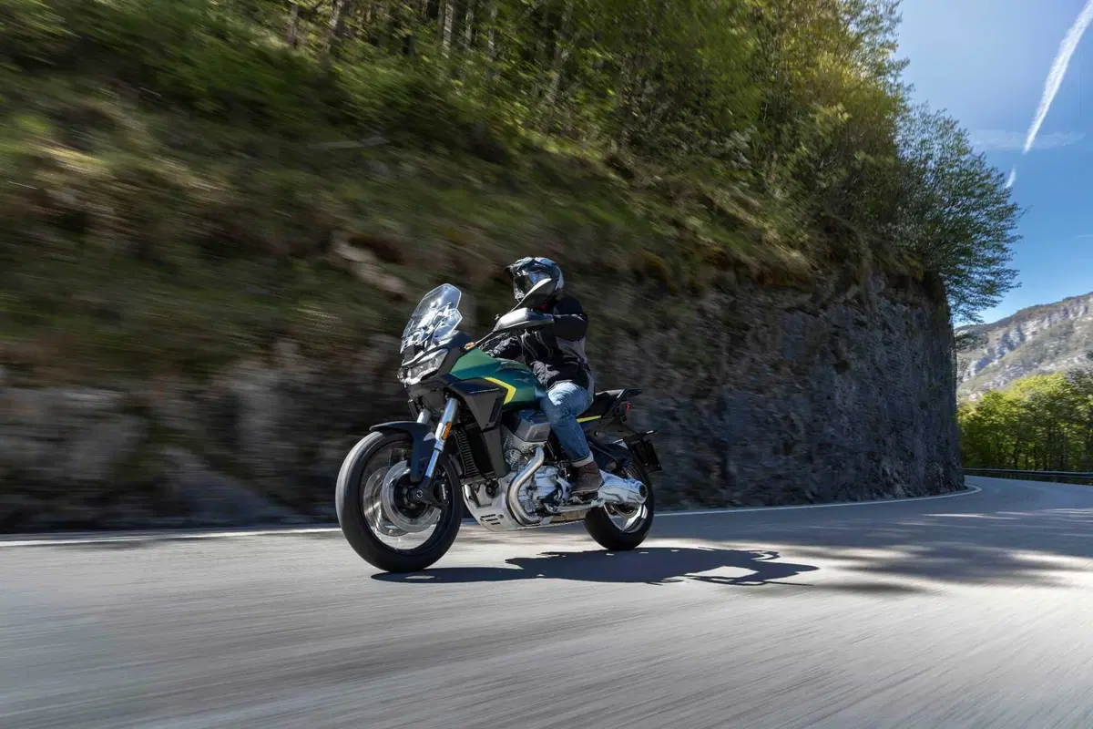 Super Summer: le offerte estive sui modelli Aprilia e Moto Guzzi