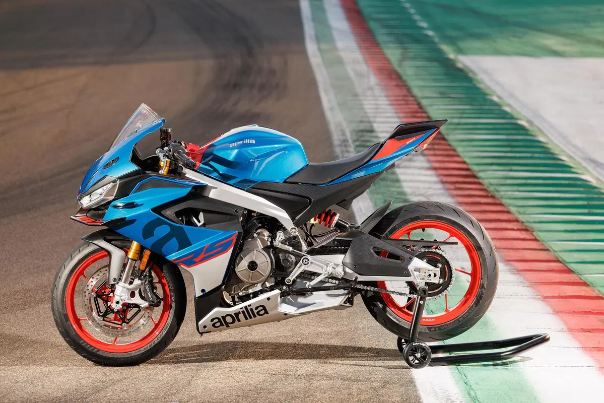Super Summer: le offerte estive sui modelli Aprilia e Moto Guzzi