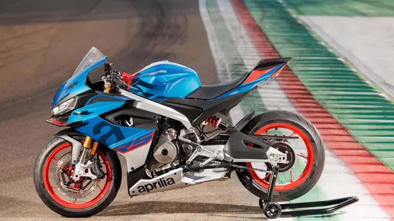 Super Summer: le offerte estive sui modelli Aprilia e Moto Guzzi