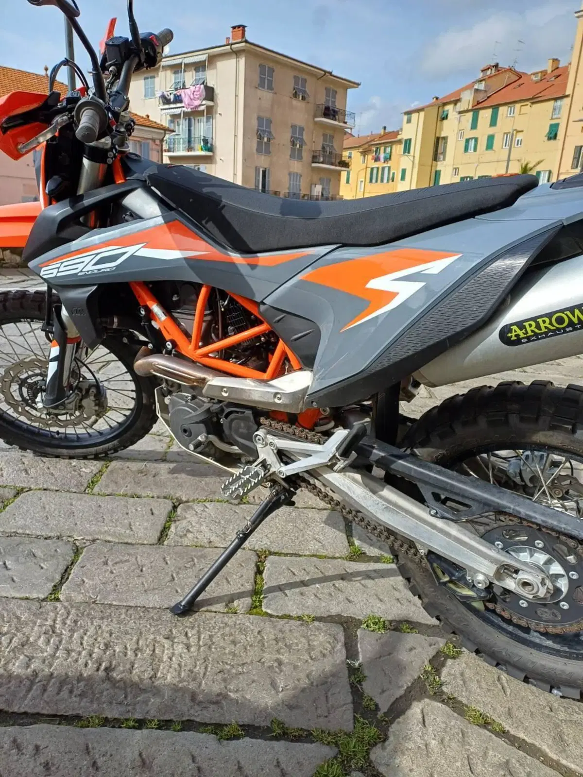 KTM 690 Enduro R (2022 - 25) (2)