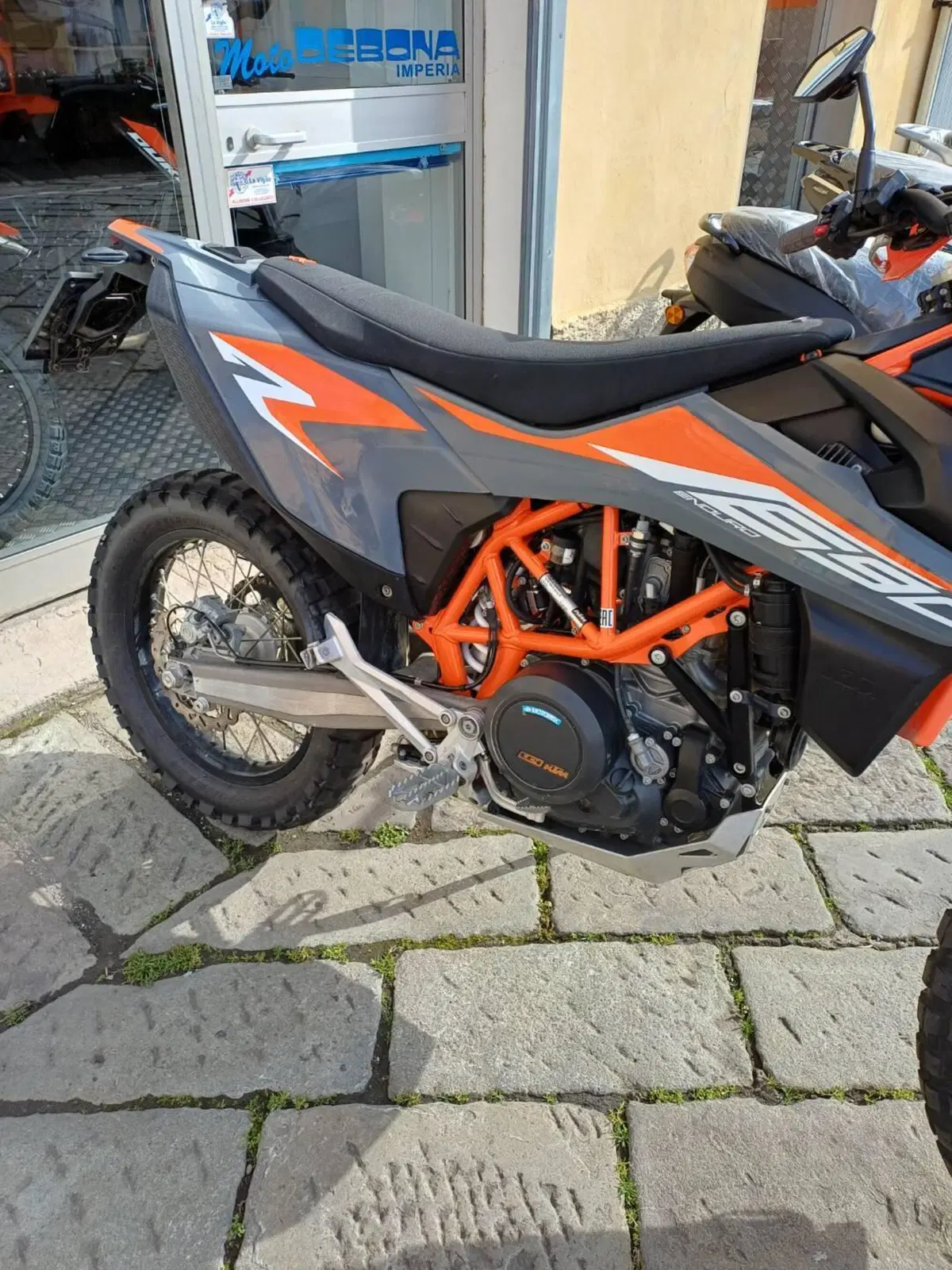 KTM 690 Enduro R (2022 - 25) (6)