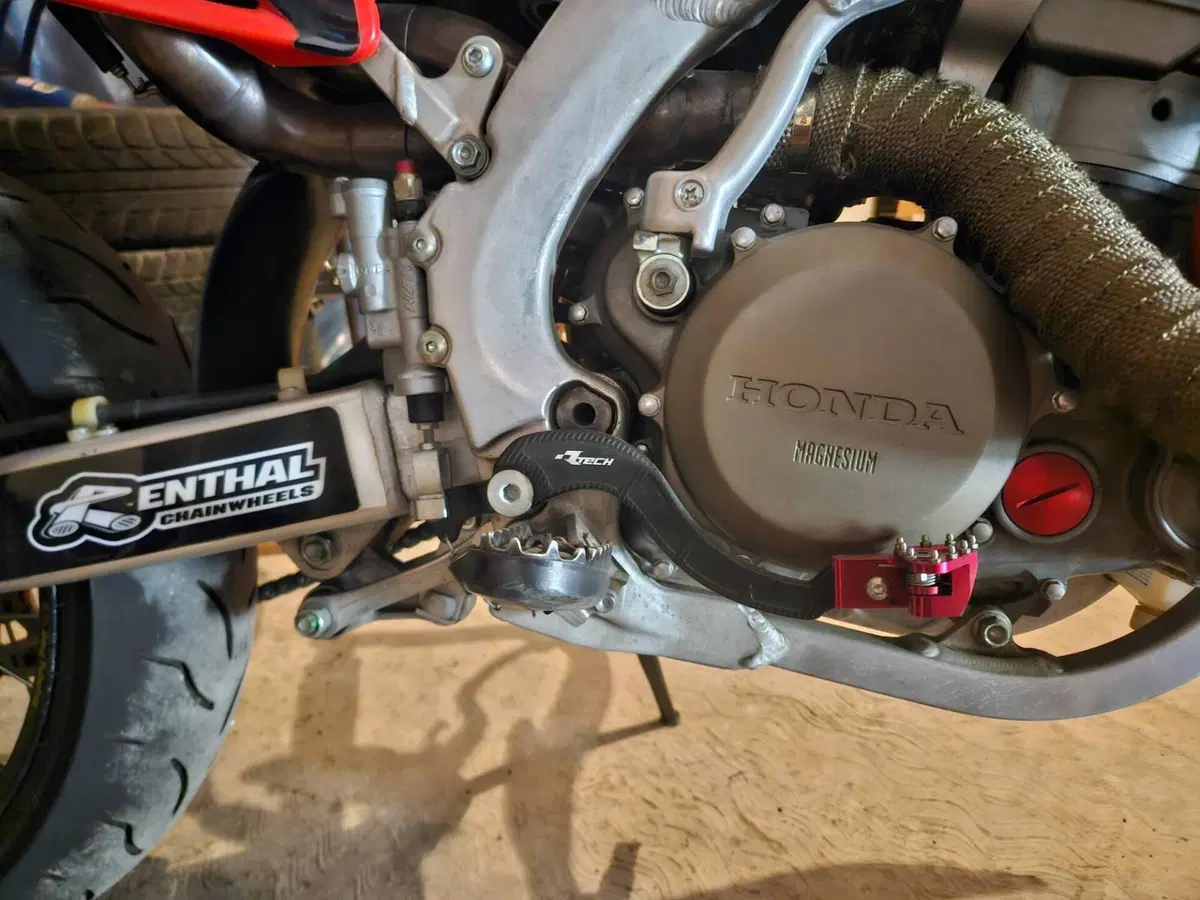 Honda CRF 450R (2006) (3)