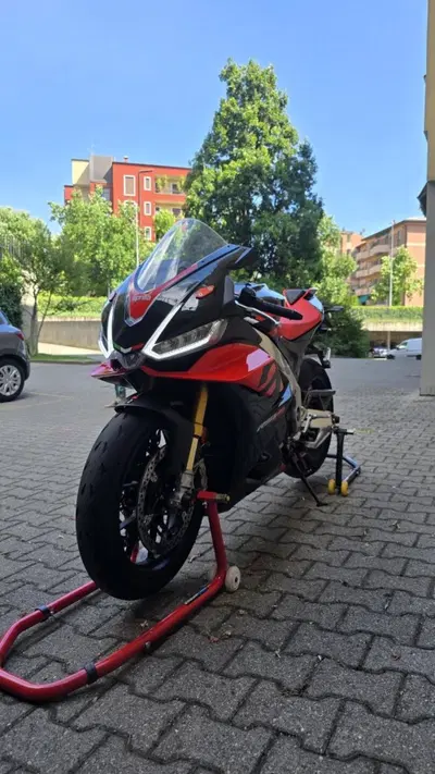 Aprilia RSV4 1100 Factory (2021 - 24) usata