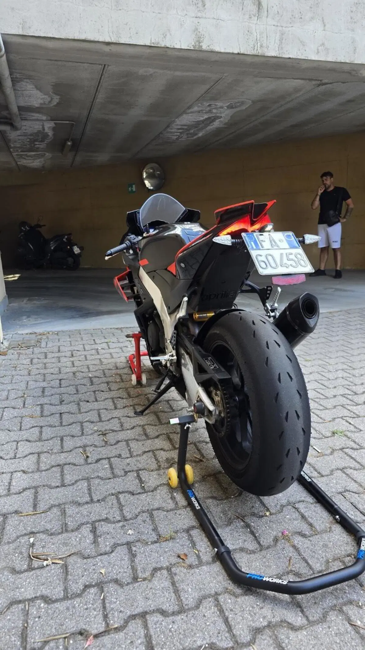 Aprilia RSV4 1100 Factory (2021 - 24) (3)