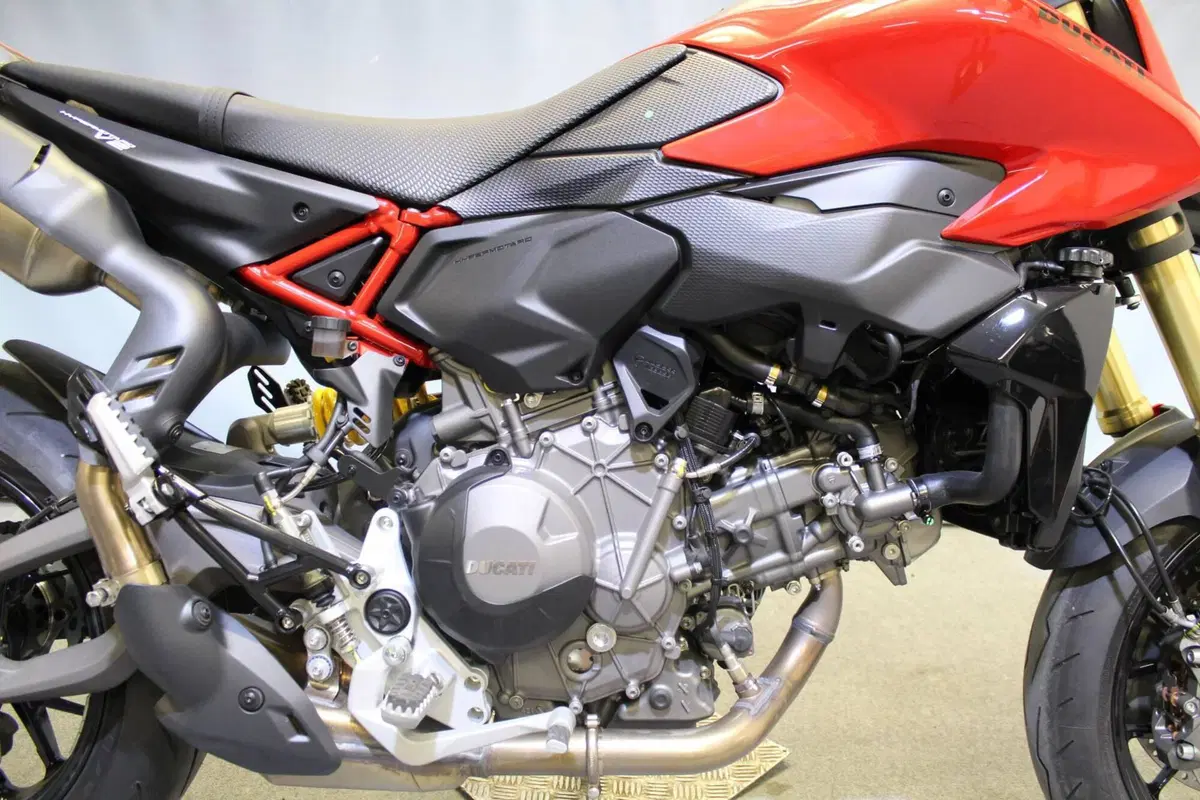 Ducati Hypermotard V2 (2026) (7)