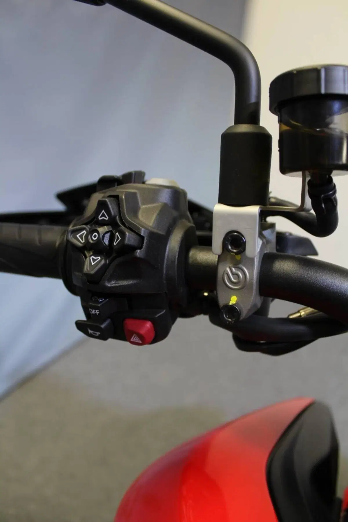Ducati Hypermotard V2 (2026) (8)