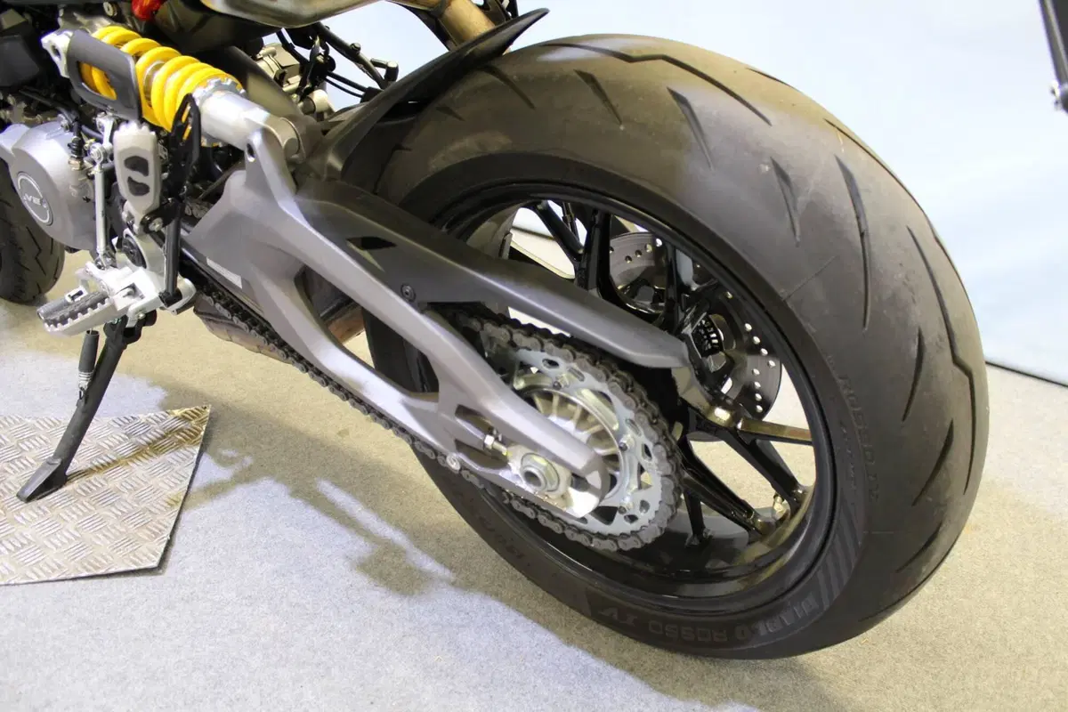 Ducati Hypermotard V2 (2026) (16)