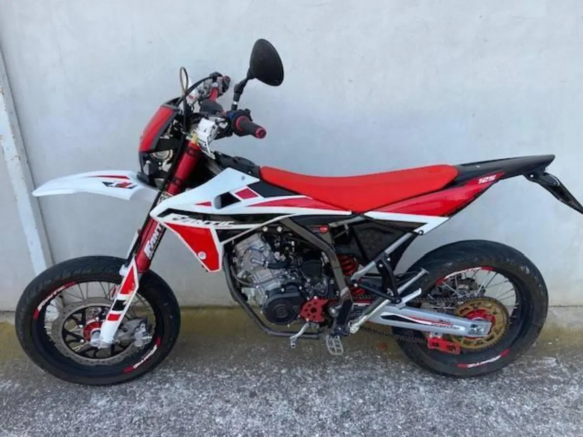 Fantic Motor XMF 125 Motard Competition 4T (2023 - 24) (3)