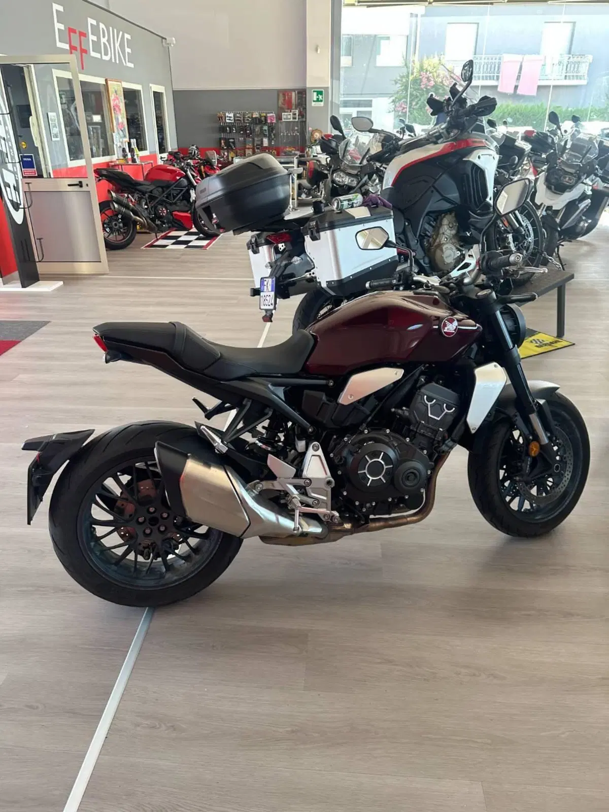 Honda CB 1000 R (2021 - 25) (3)