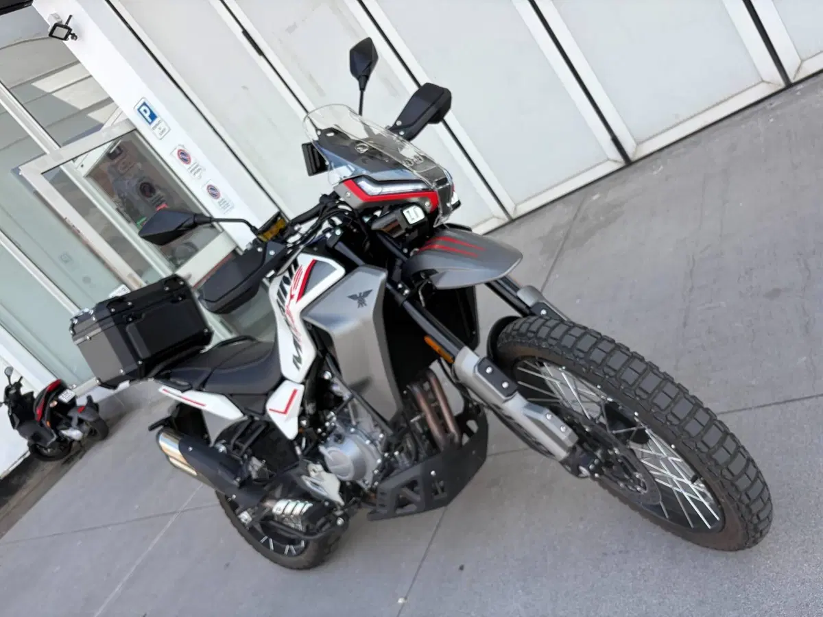 Moto Morini Allthrike 450 (2025 - 26) (2)