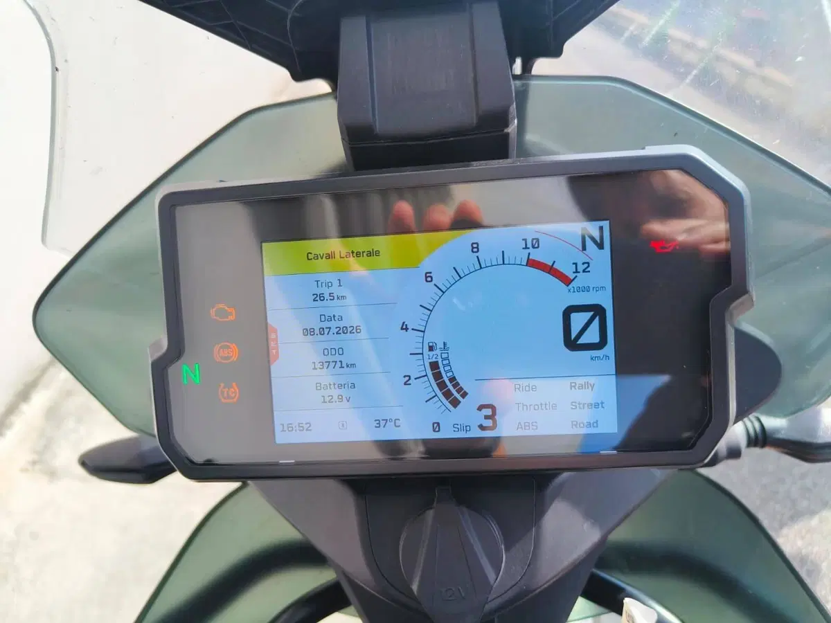 KTM 890 Adventure (2022) (4)