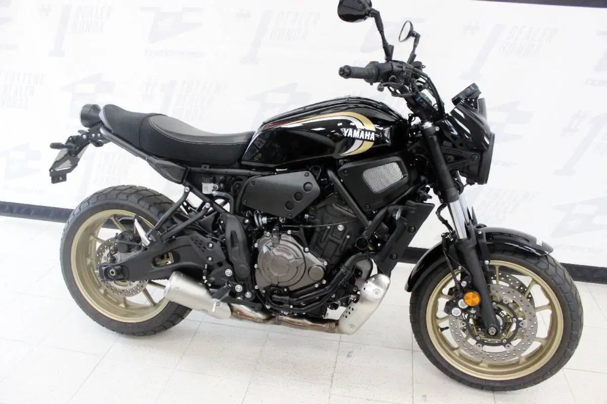 Yamaha XSR 700 (2022 - 26) (3)
