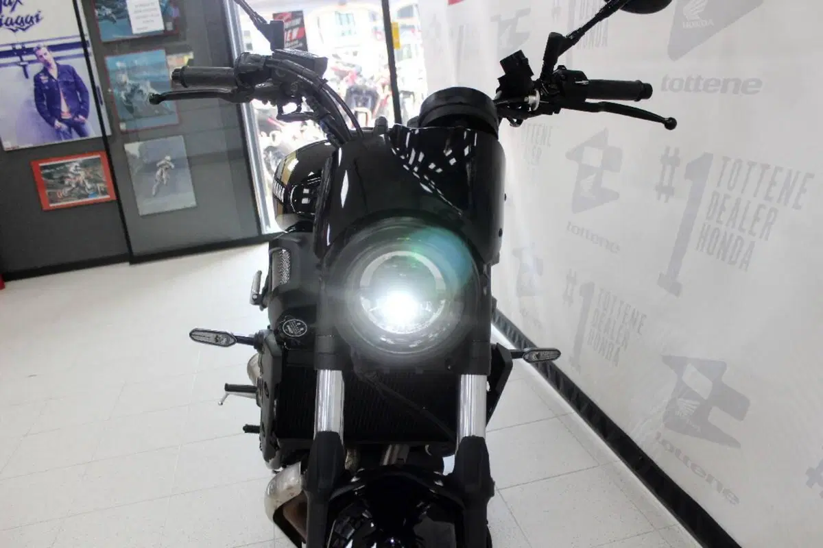 Yamaha XSR 700 (2022 - 26) (4)