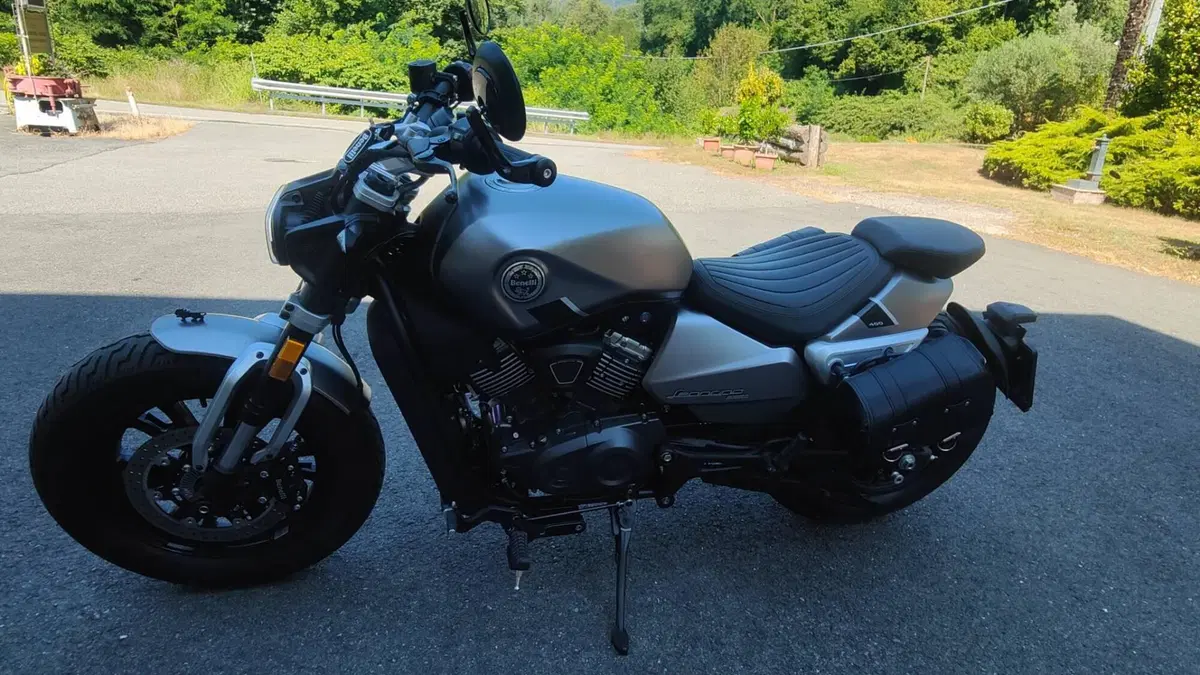 Benelli Leoncino 400 Bobber (2026) (9)