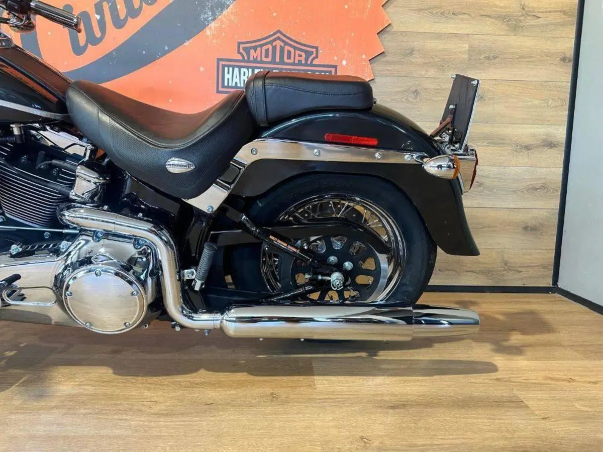 Harley-Davidson 1584 Springer Classic (2006 - 07) - FLSTSC (13)