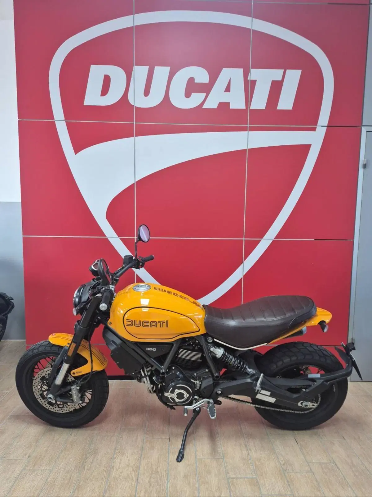 Ducati Scrambler 1100 Tribute Pro (2022 - 24) (2)