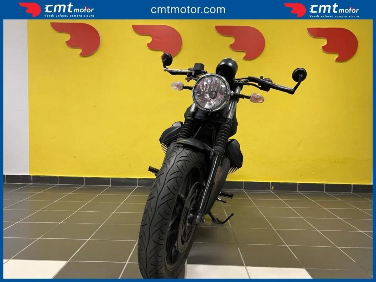 Moto Guzzi V7 III Stone (2017 - 20) (2)