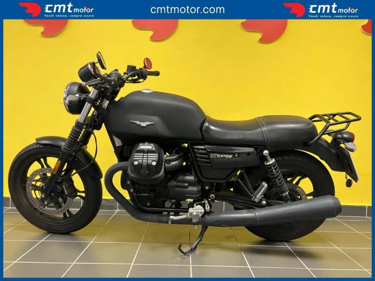 Moto Guzzi V7 III Stone (2017 - 20) (3)