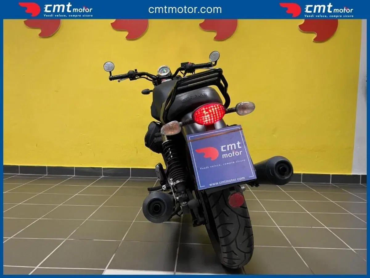Moto Guzzi V7 III Stone (2017 - 20) (4)