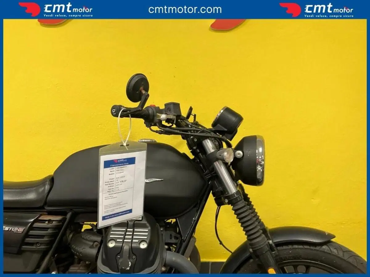 Moto Guzzi V7 III Stone (2017 - 20) (8)