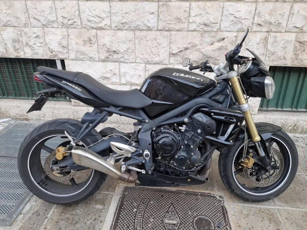 Triumph Street Triple (2013)