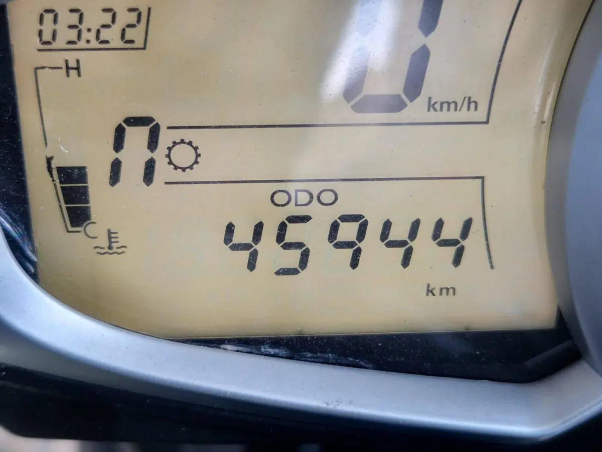 Triumph Street Triple (2013) (2)