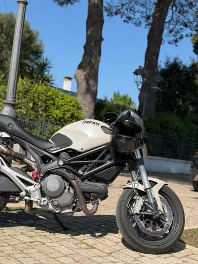 Ducati Monster 696 (2008 - 13) usata