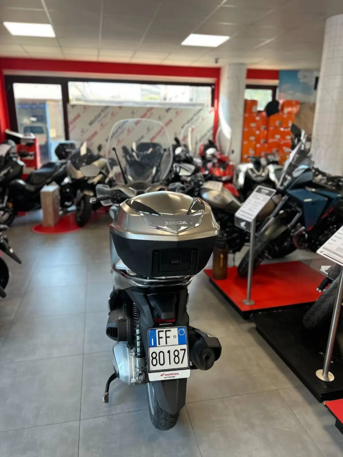 Honda SH 350 (2021 - 24) (3)
