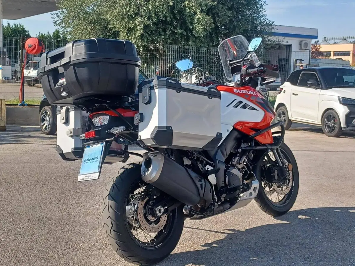 Suzuki V-Strom 1050XT (2020 - 23) (2)