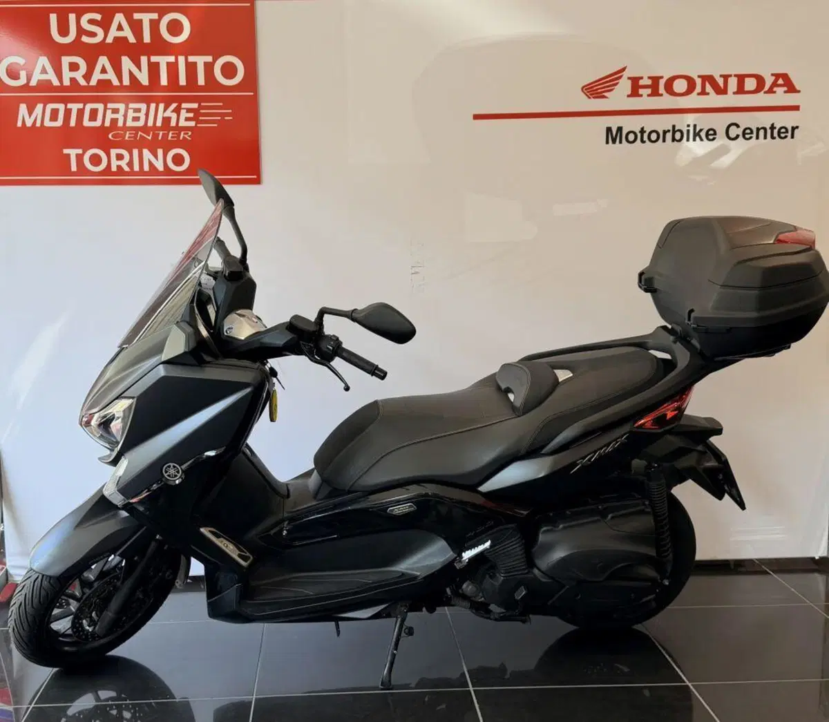 Yamaha X-Max 400 Iron Max ABS (2016) (2)