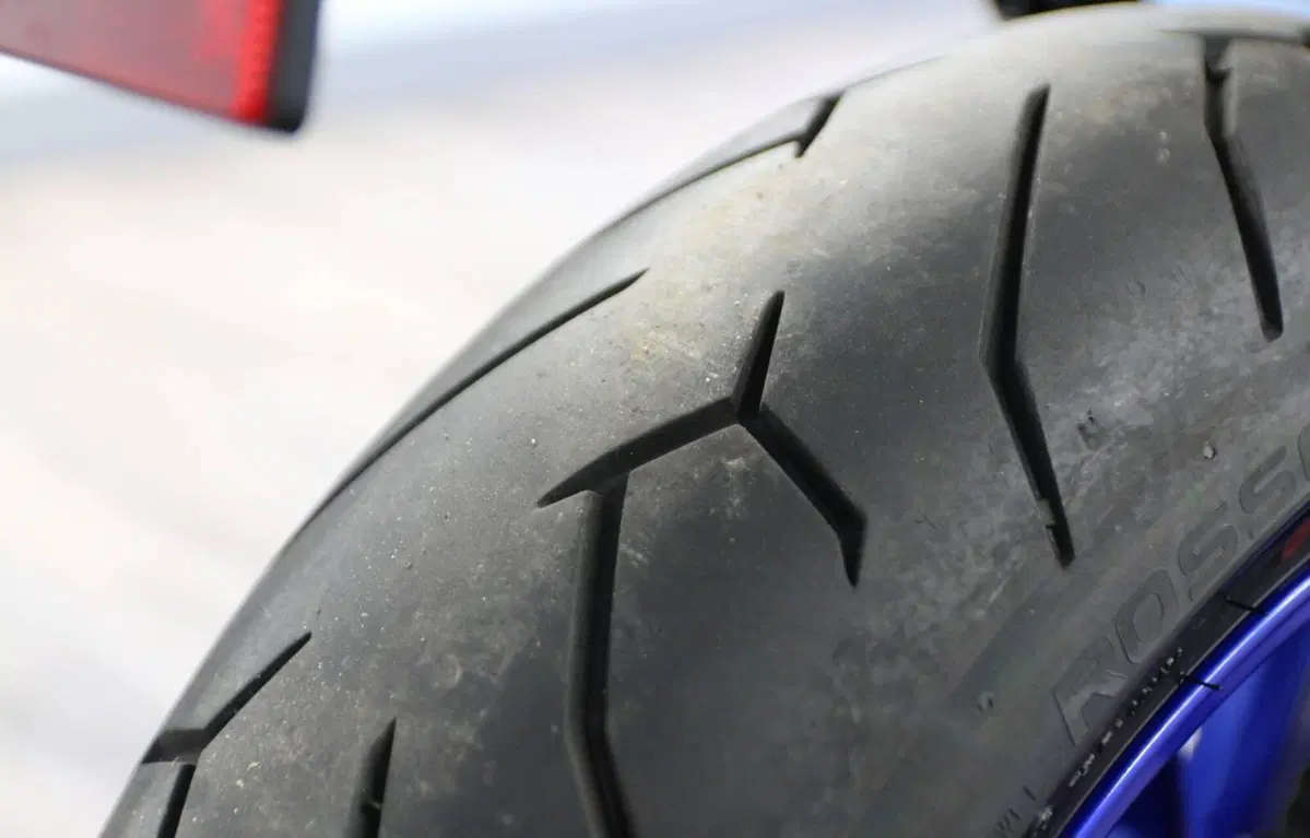 Yamaha YZF R7 (2021 - 25) (6)