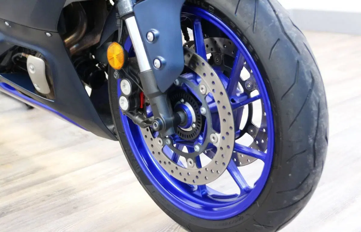 Yamaha YZF R7 (2021 - 25) (7)