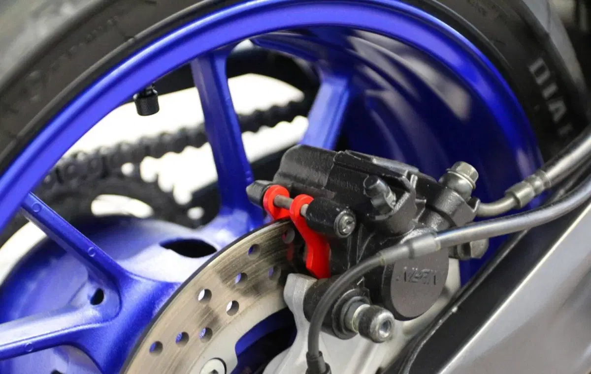 Yamaha YZF R7 (2021 - 25) (9)
